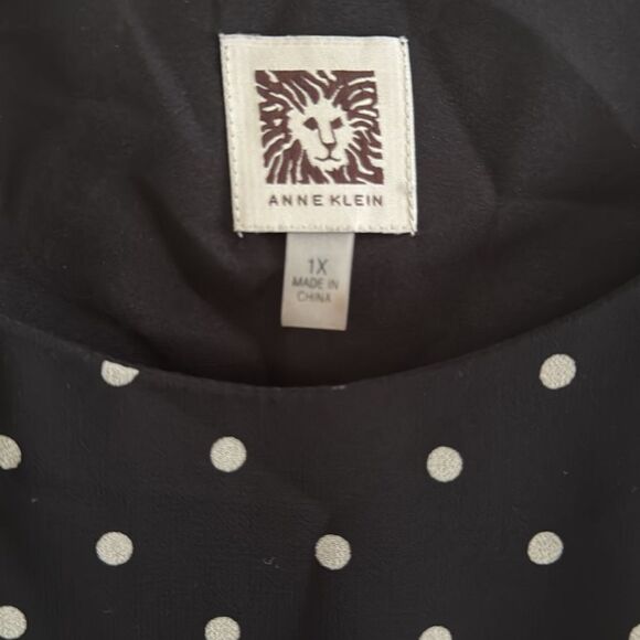 Anne Klein Black Polka Dot Dress with Flowy Sleeves and belt - Picture 3 of 6
